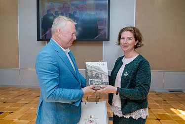 Состоялась презентация книги о региональном парламенте